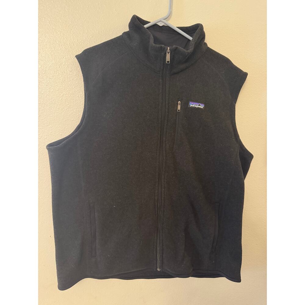Patagonia men's dark grey outerwear vest 2XL